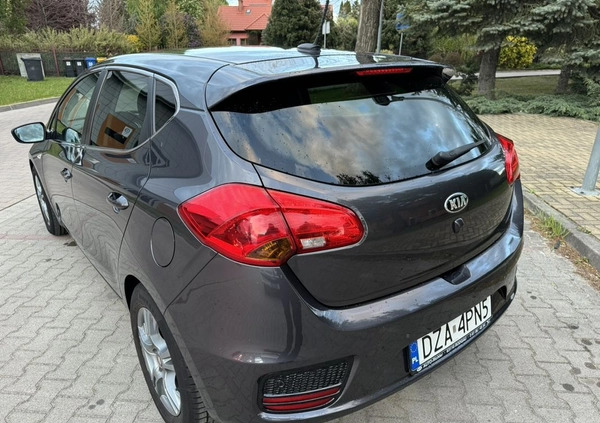 Kia Ceed cena 44800 przebieg: 83000, rok produkcji 2015 z Leszno małe 781